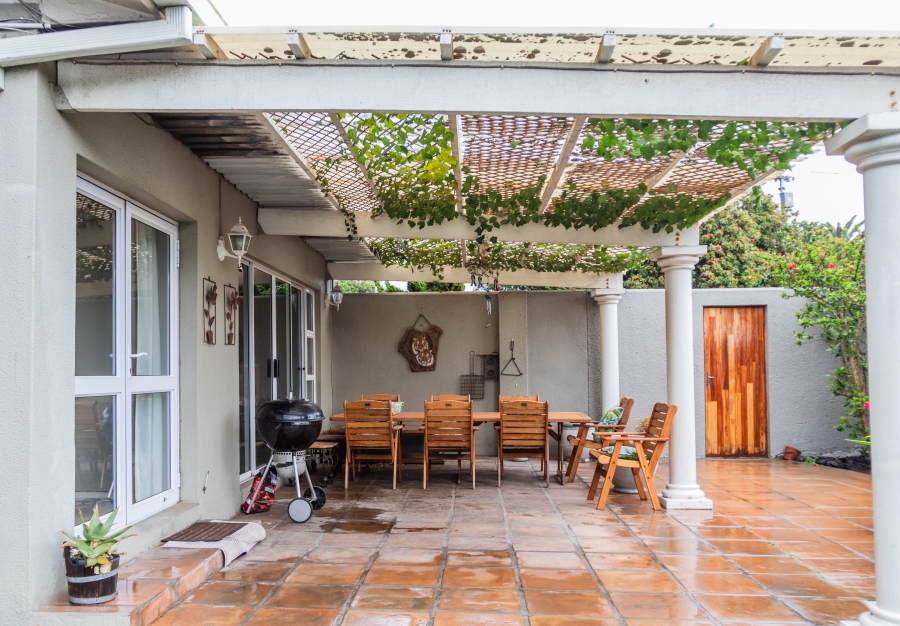 5 Bedroom Property for Sale in Milnerton Central Western Cape